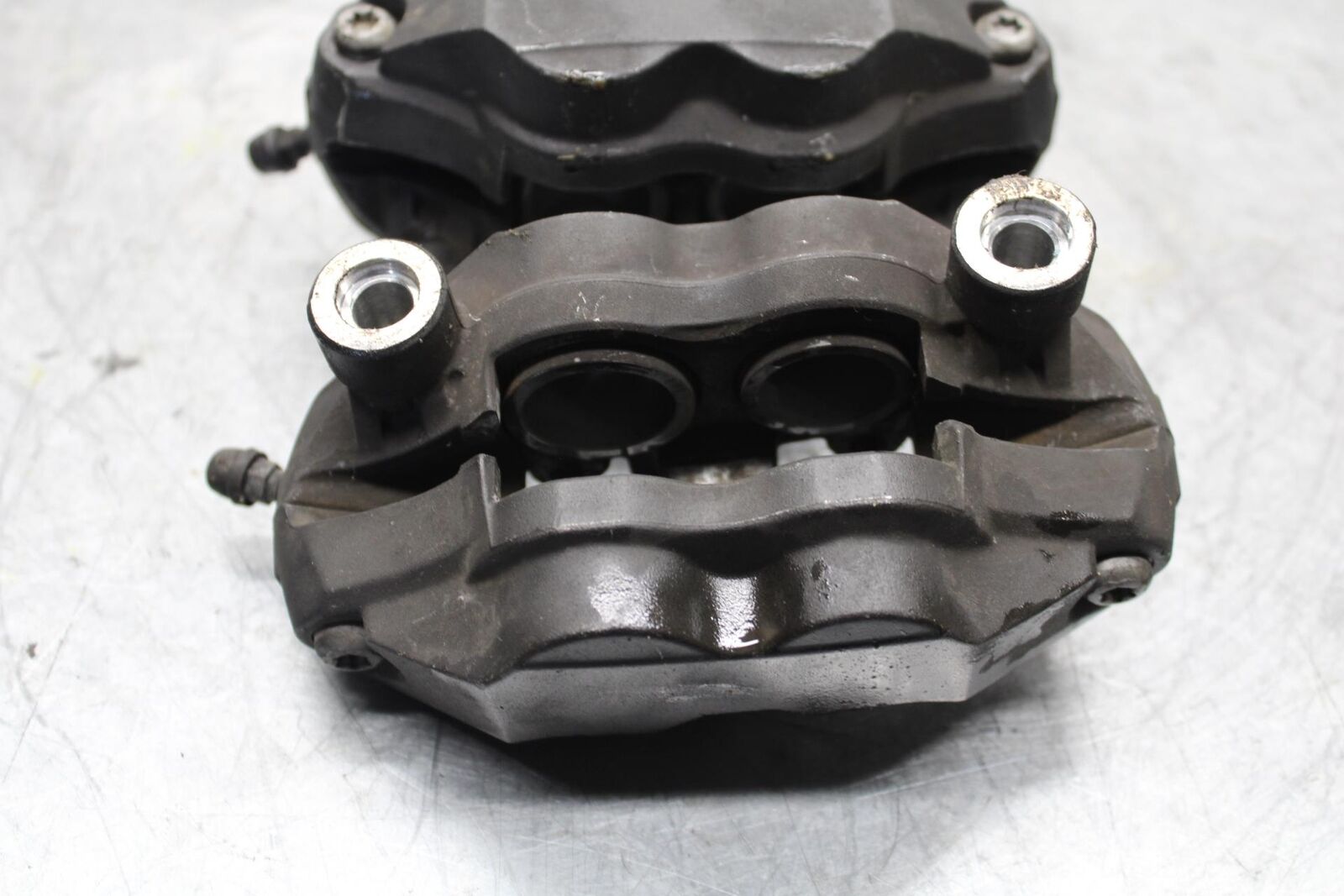 2006 Suzuki GSXR600 RIGHT LEFT FRONT BRAKE CALIPER SET PAIR CALIPERS  BB447