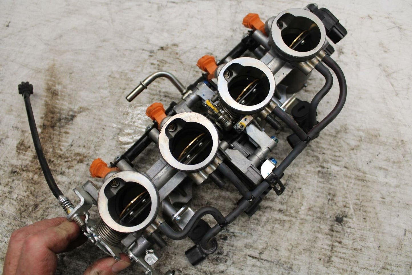 13-18 KAWASAKI NINJA ZX6R MAIN FUEL INJECTORS / THROTTLE BODIES BB311