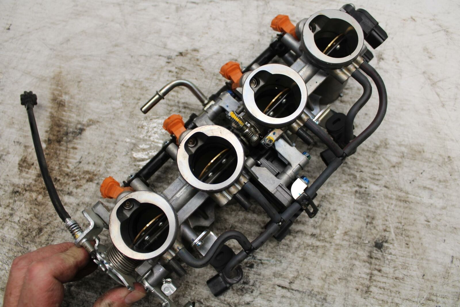 13-18 KAWASAKI NINJA ZX6R MAIN FUEL INJECTORS / THROTTLE BODIES BB311