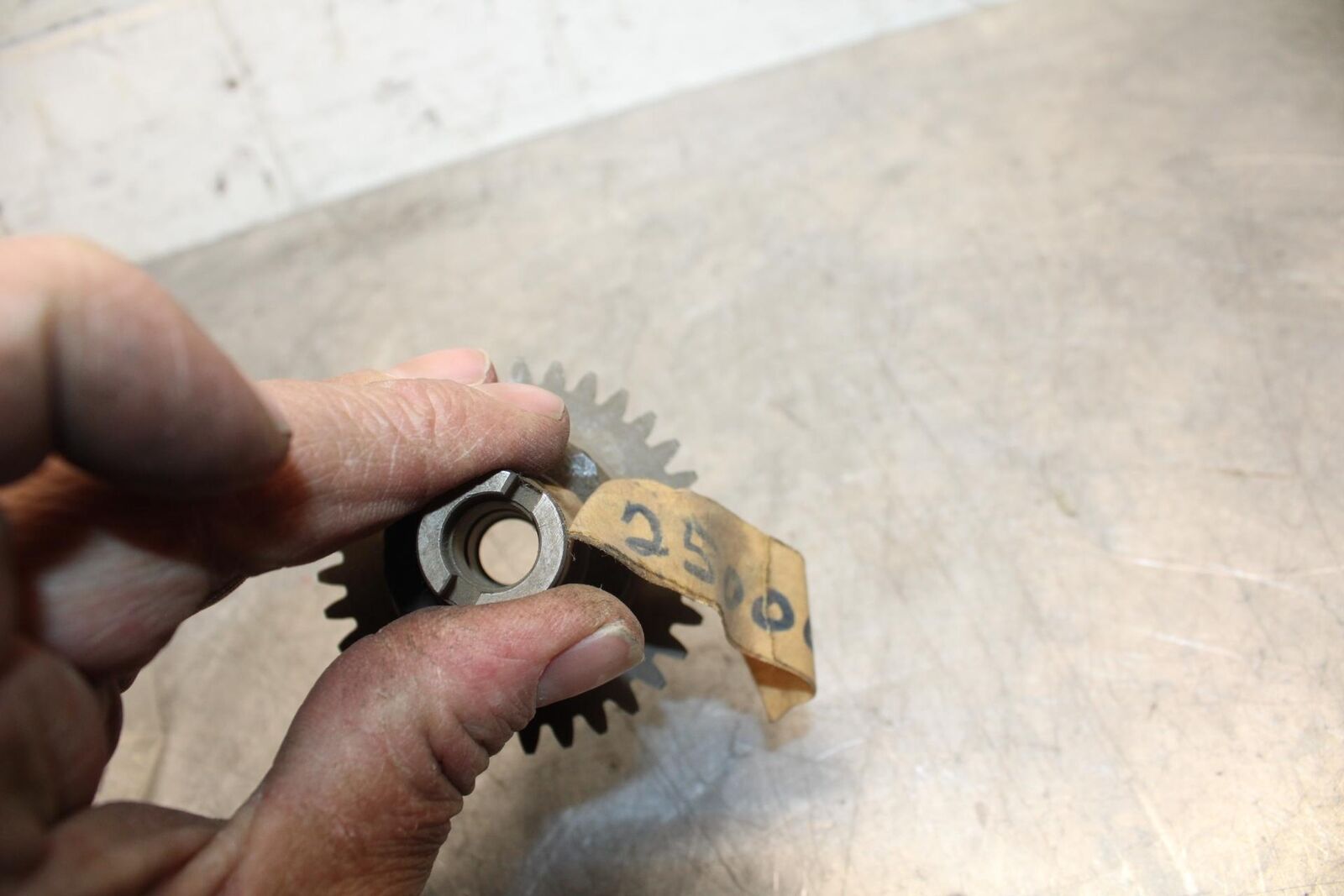 1972 Suzuki TS100  KICKSTART KICK START  GEAR26240-25001 BB33