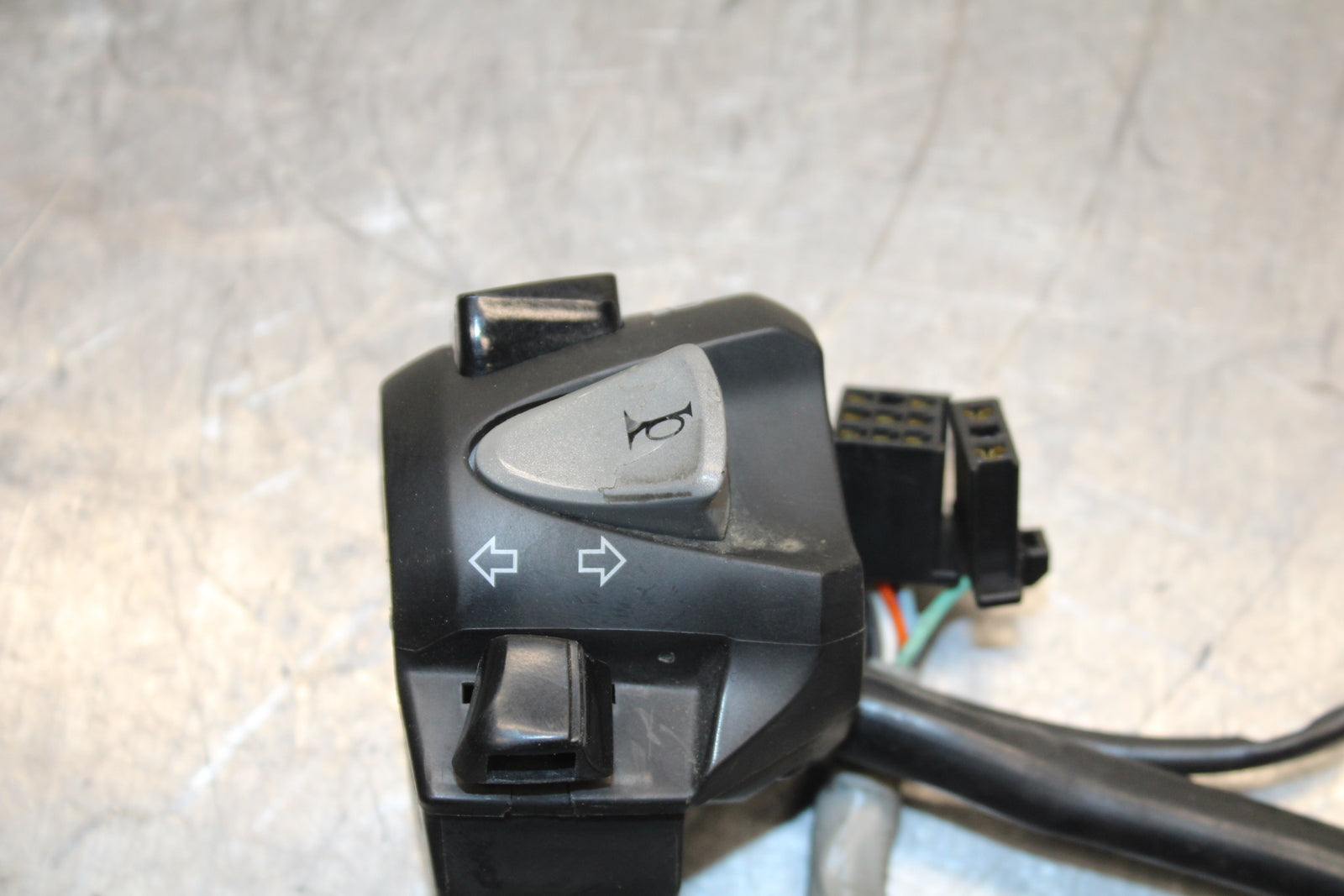 15-16 HONDA CB300F LEFT CLIP ON HANDLE HORN SIGNALS SWITCH SWITCHES BB740