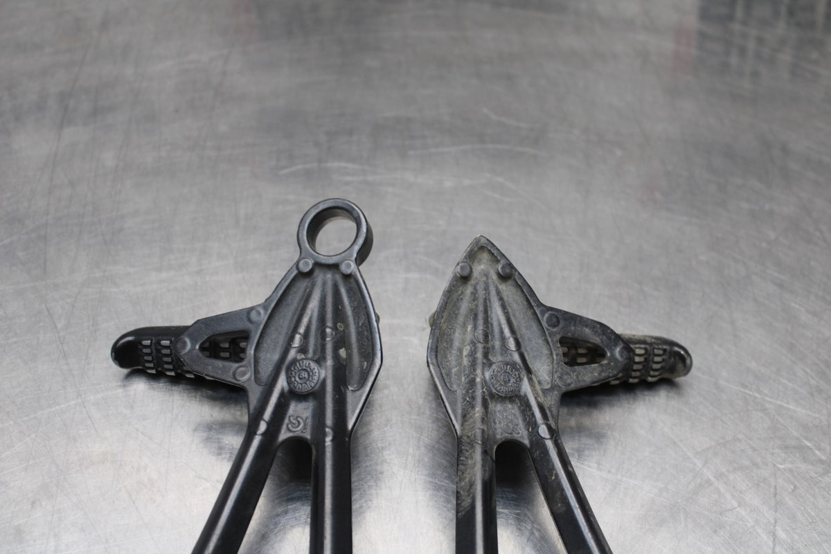08 KAWASAKI NINJA ZX10R REAR BACK PASSENGER PEG SET PAIR BB201