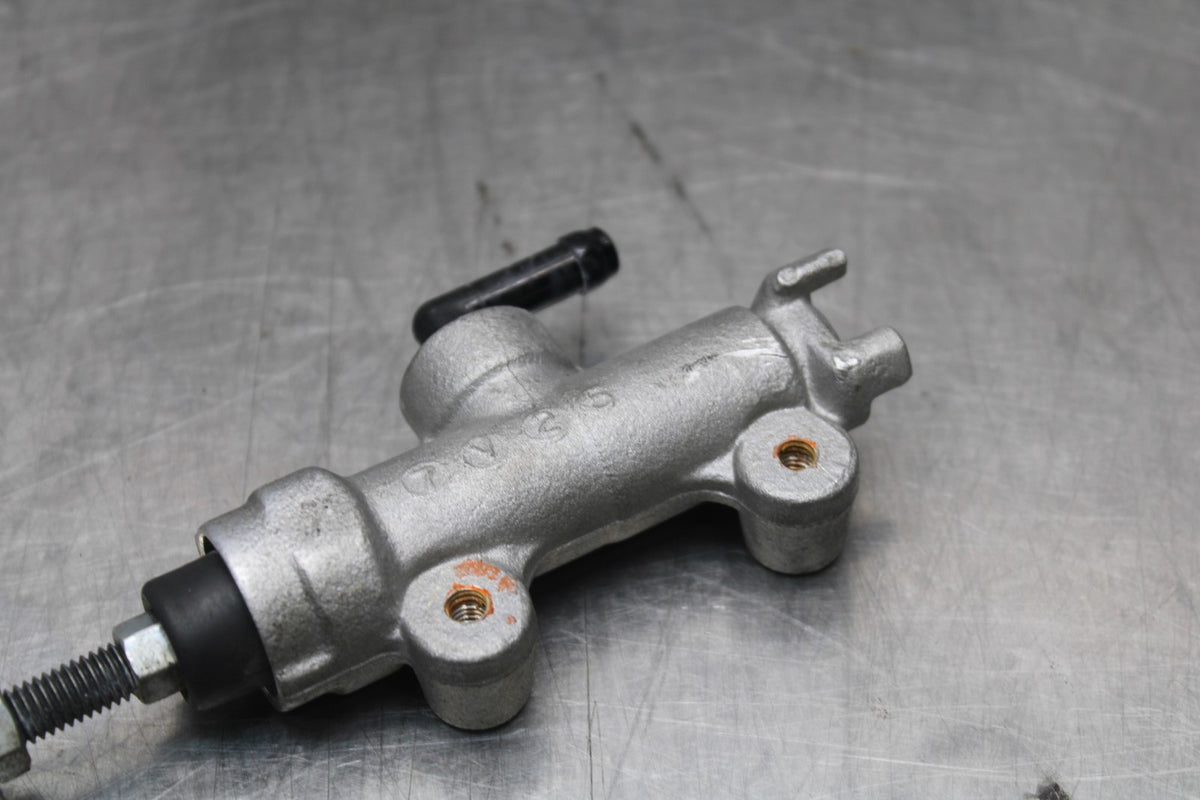 08-10 SUZUKI GSXR 600 REAR BACK BRAKE MASTER CYLINDER BB765