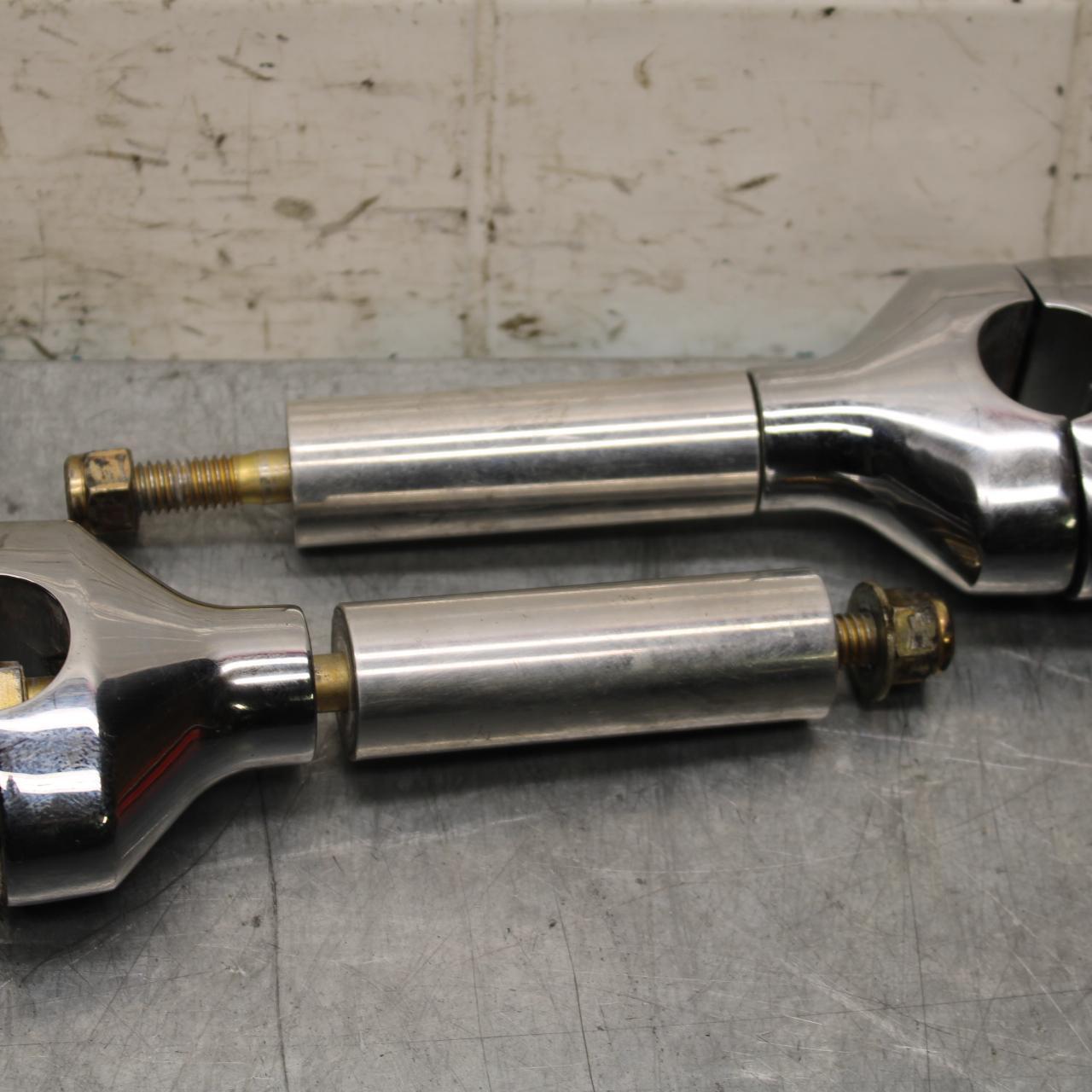 2005 Kawasaki Vulcan 1600 VN1600D Nomad HANDLEBAR RISERS BB556