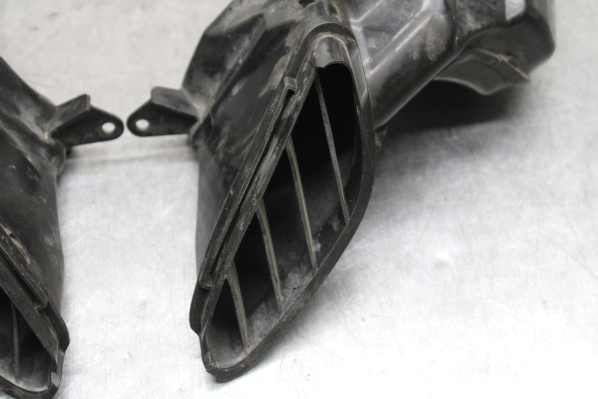 08-10 SUZUKI GSXR 600 RIGHT LEFT AIR INTAKE DUCTS BB132