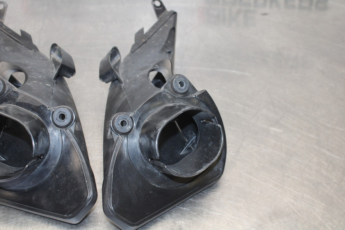 16 APRILIA TUONO V4 1100 RIGHT LEFT AIR INTAKE DUCTS BB905
