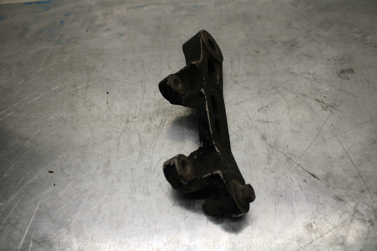 85 YAMAHA RZ500 REAR BRAKE CALIPER HANGER BACK MOUNTING BRACKET BB27 B