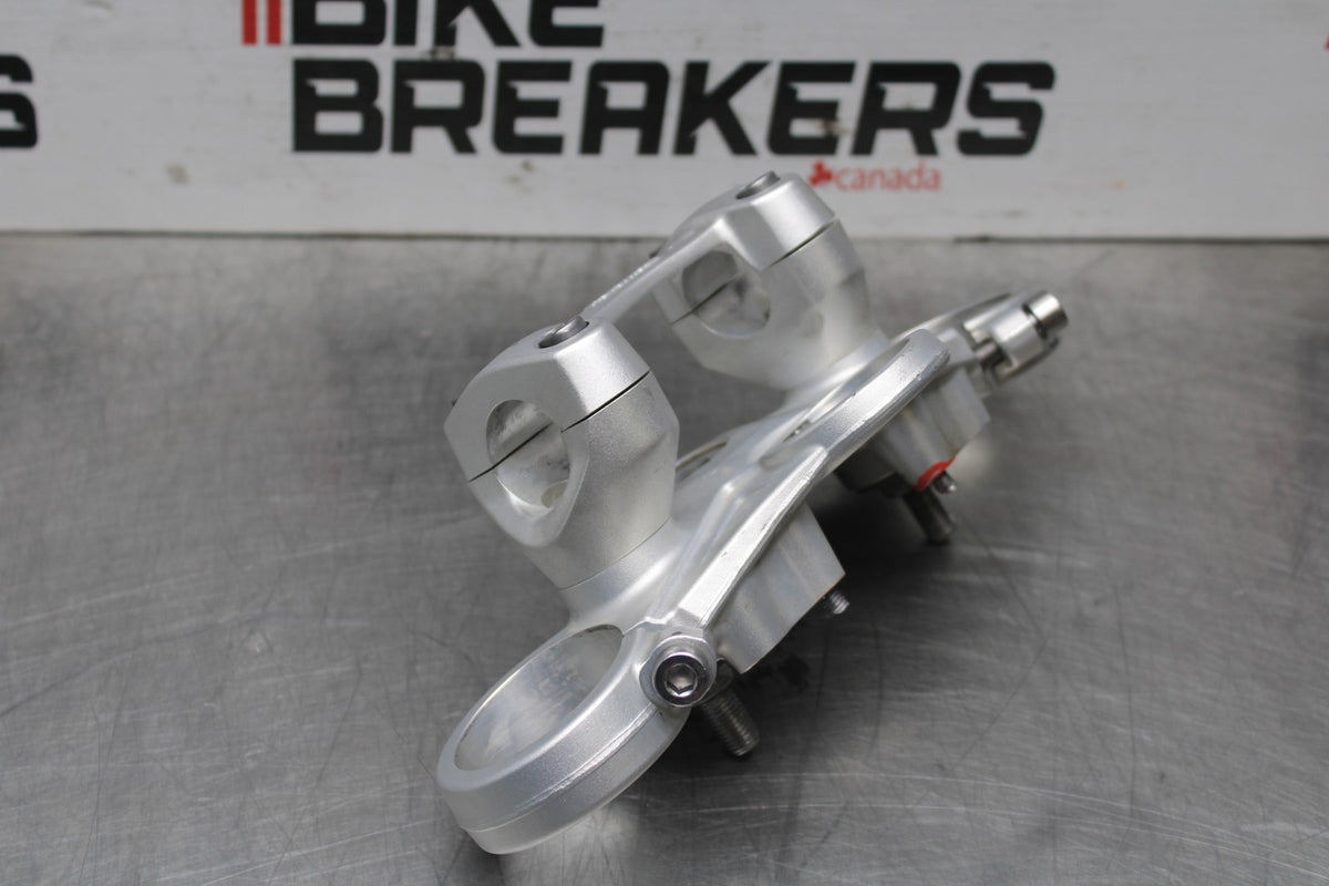 14 TRIUMPH STREET TRIPLE ABS FORKS UPPER TRIPLE TREE CLAMP BB808