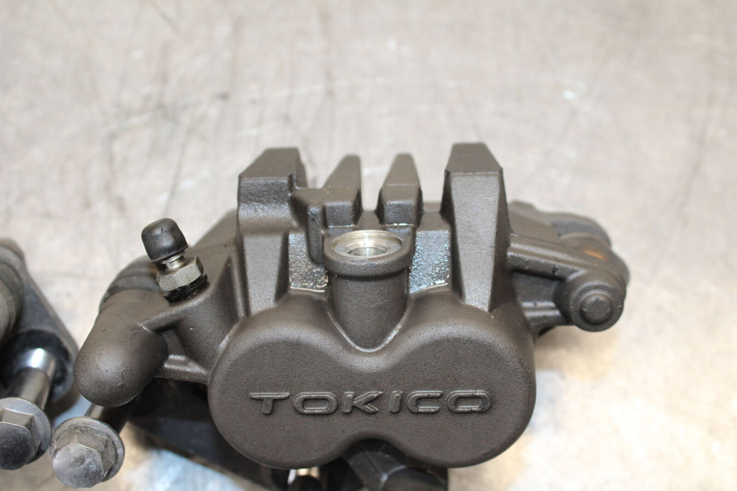 12-17 KAWASAKI ER-6N Z650 RIGHT LEFT FRONT BRAKE CALIPER SET PAIR CALIPERS BB709