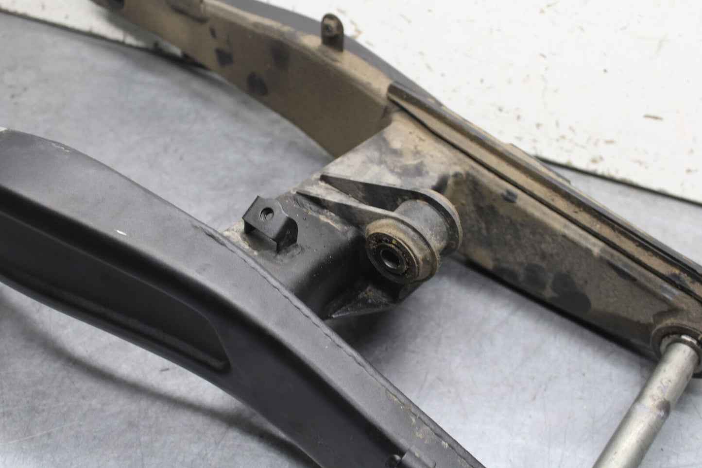 18-24 KAWASAKI NINJA 650 REAR SWINGARM BACK SUSPENSION SWING ARM BB725