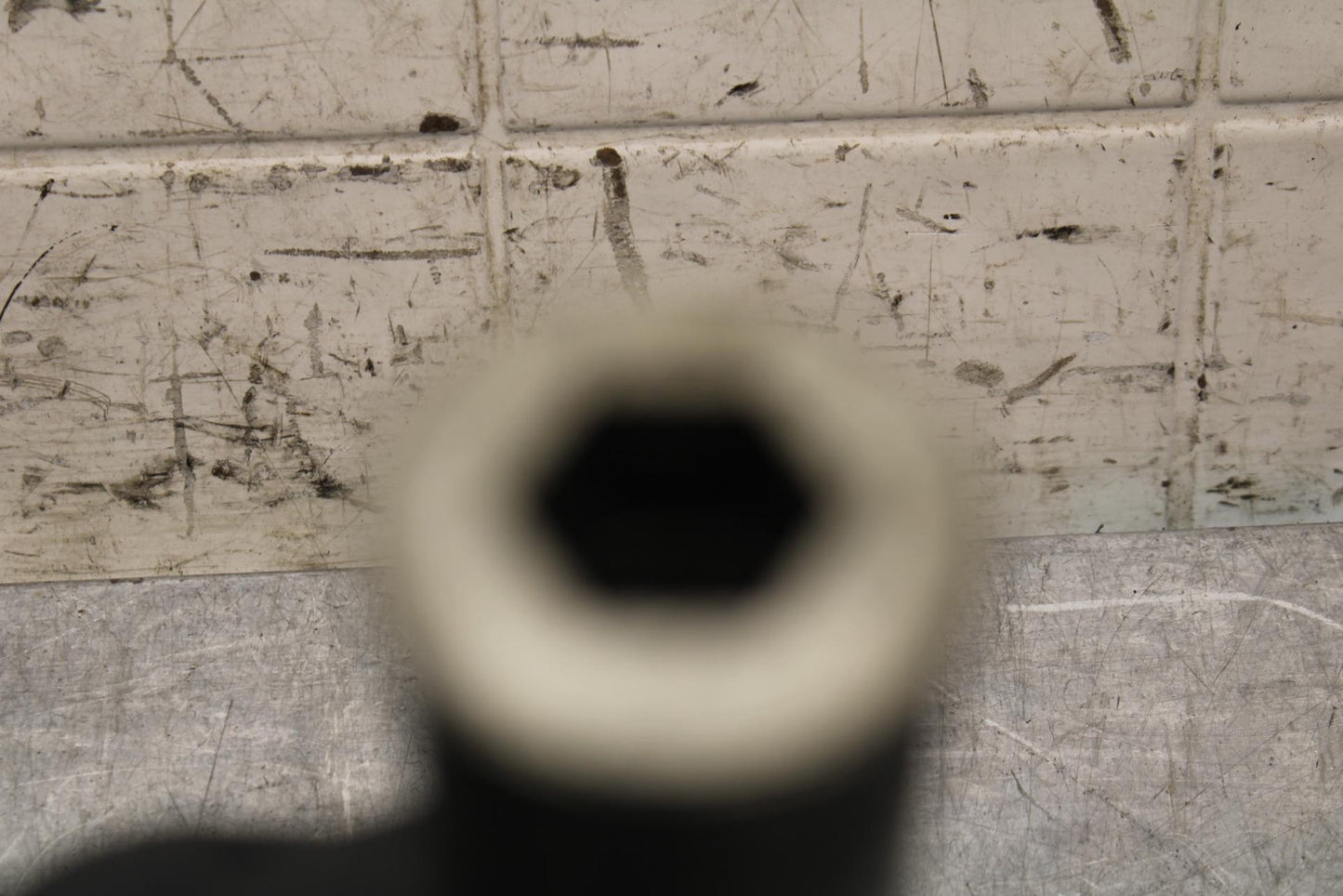 2000 Kawasaki Ninja ZX9R ZX900F FRONT WHEEL RIM AXLE PIVOT BOLT 41068-1404 BB70