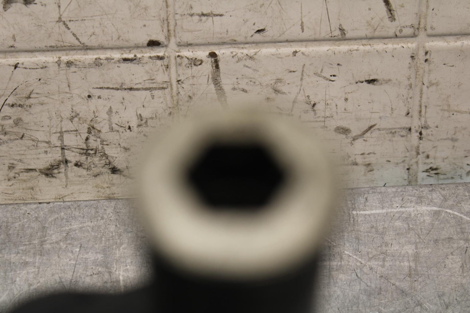 2000 Kawasaki Ninja ZX9R ZX900F FRONT WHEEL RIM AXLE PIVOT BOLT 41068-1404 BB70