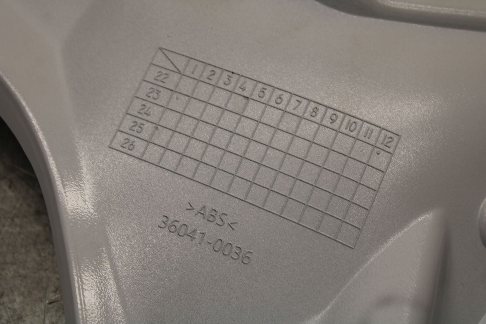 18-23 KAWASAKI NINJA 400 CENTER REAR BACK TAIL FAIRING COWL BB660