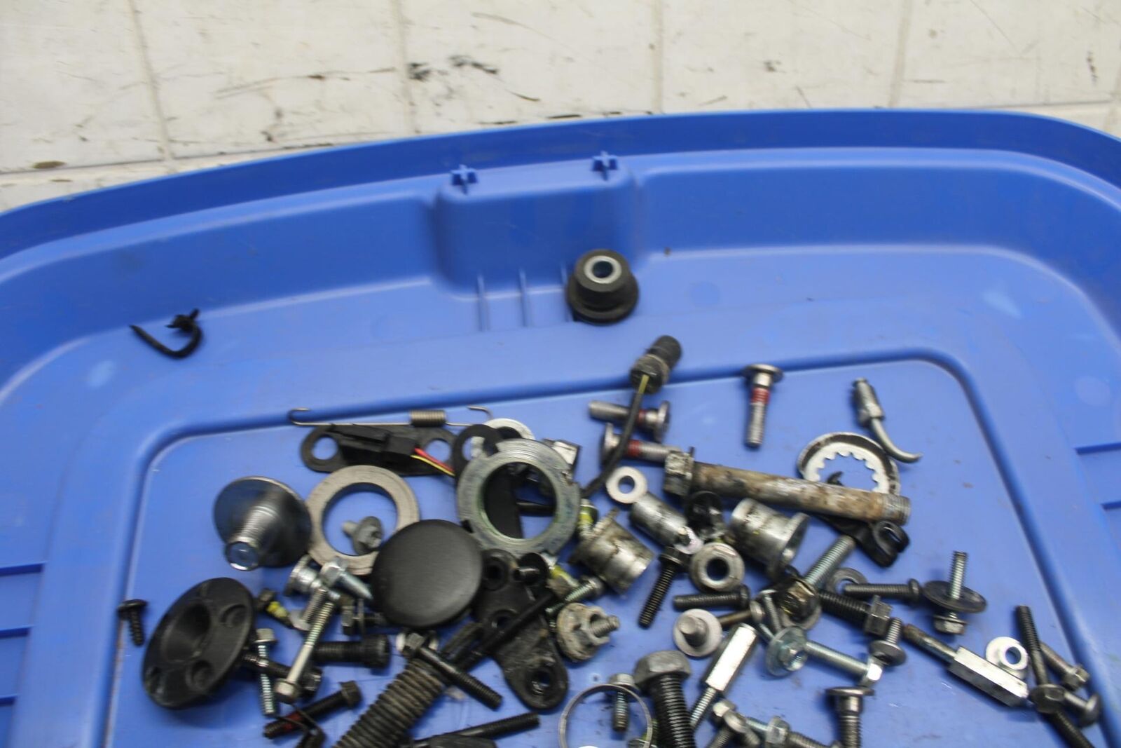 2013 Kawasaki Ninja 300 LEFTOVER  MOUNTING BOLTS HARDWARE MOTOR SCREWS BB518