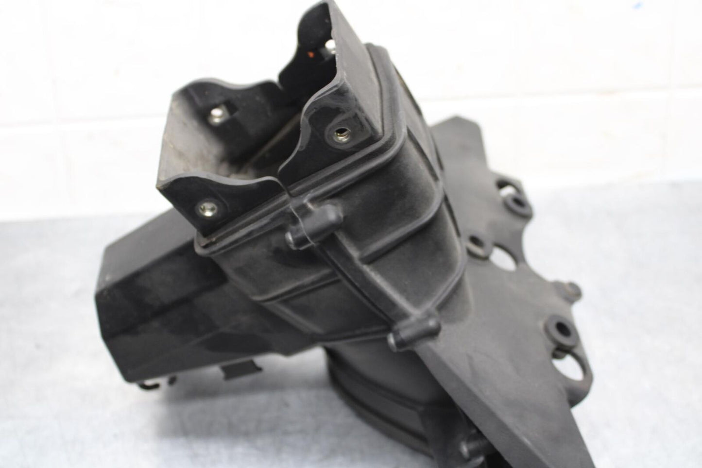 2011 Kawasaki Ninja ZX6R ZX600R RAM AIR INTAKE TUBE DUCT 39045-0039 BB587