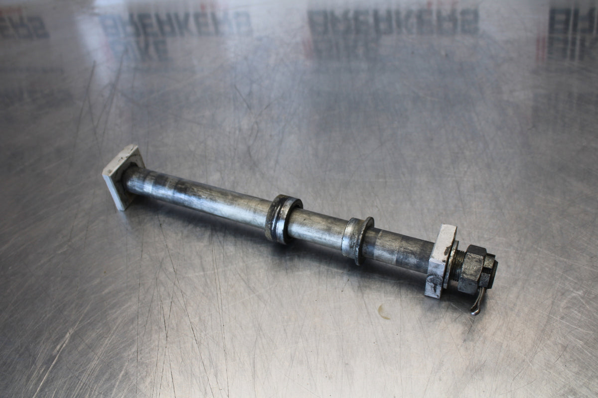 03-06 KAWASAKI Z1000 REAR AXLE BACK WHEEL RIM PIVOT BOLT AXEL BB164