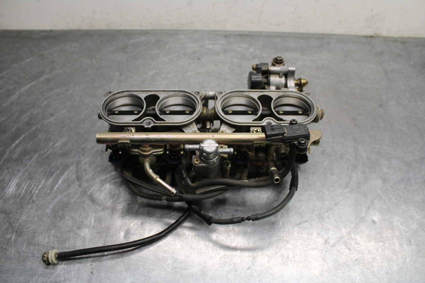 04-05 YAMAHA YZF R1 MAIN FUEL INJECTORS / THROTTLE BODIES BB131