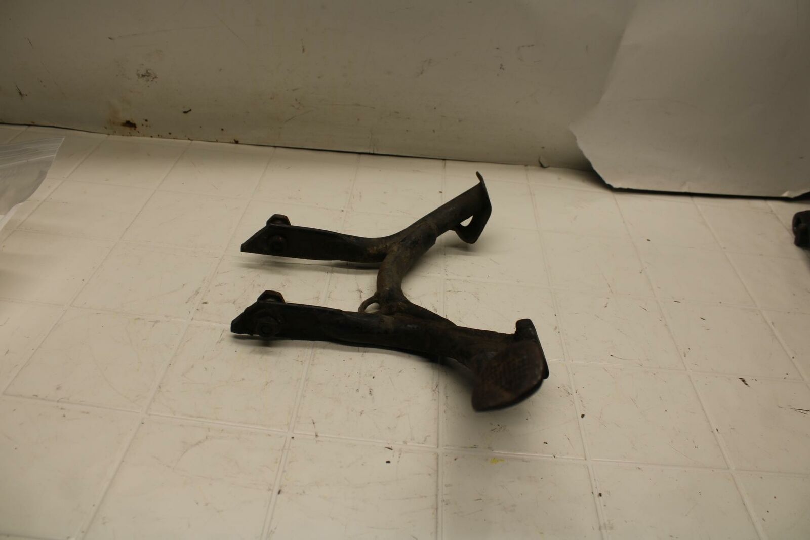 91-96 YAMAHA FJ1200A ABS CENTER MAIN STAND BB07