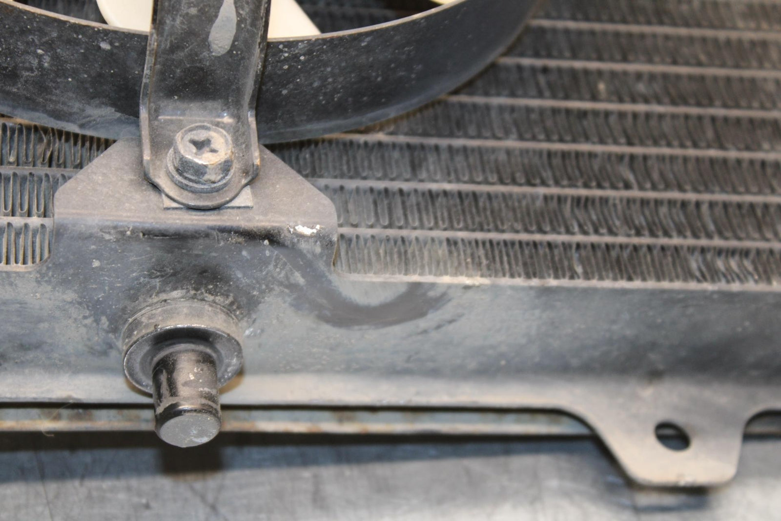 00-01 KAWASAKI ZZR600 ENGINE RADIATOR MOTOR COOLER COOLING RADIATER BB568