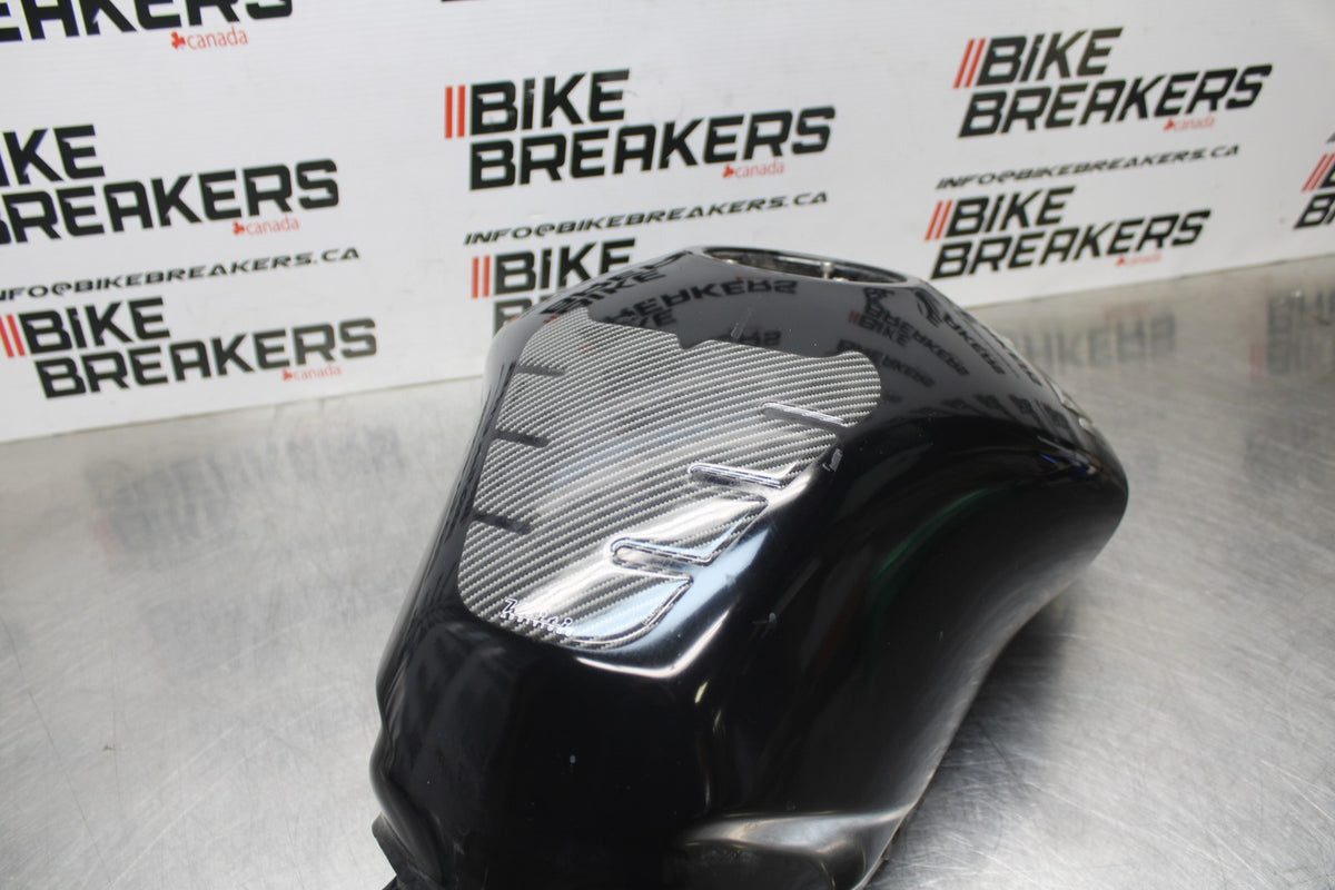 15 SUZUKI GW250F GAS TANK FUEL CELL PETROL RESERVOIR BB789