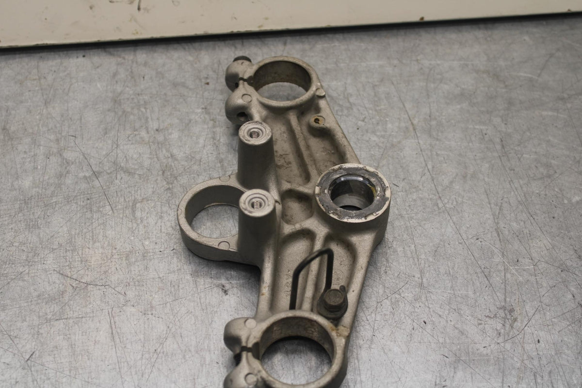 1988 Yamaha FZ600 FORKS UPPER TRIPLE TREE CLAMP BB601