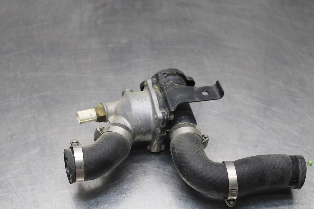 07-25 KAWASAKI VULCAN 900 VN900D CLASSIC LT THERMOSTAT W HOUSING ASSEMBLY BB842