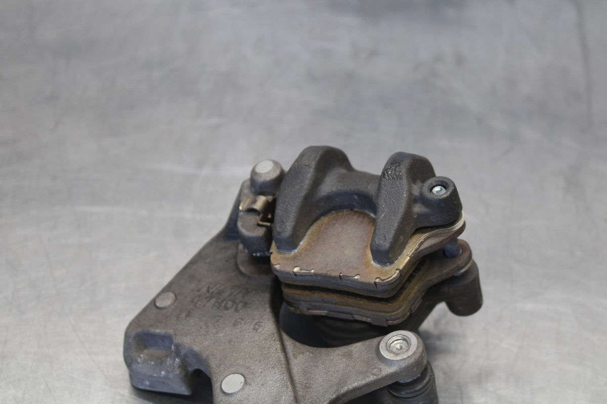 18 SUZUKI GSXR750 REAR BACK BRAKE CALIPER W MOUNT BRACKET BB891