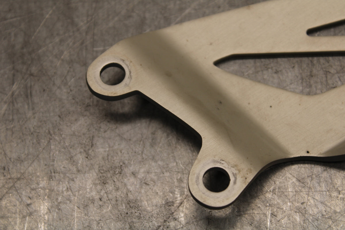 09-11 TRIUMPH DAYTONA 675 RIGHT REARSET REAR SET HEEL GUARD COVER BB652