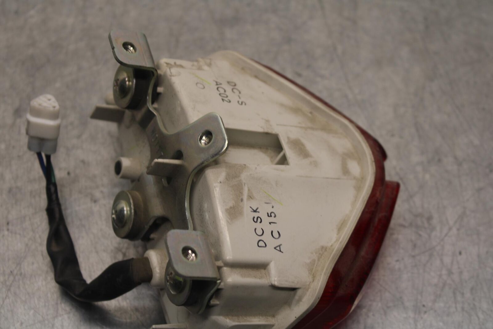 2011 Suzuki GSXR600 REAR TAIL TAILLIGHT BACK BRAKE LIGHT BB602