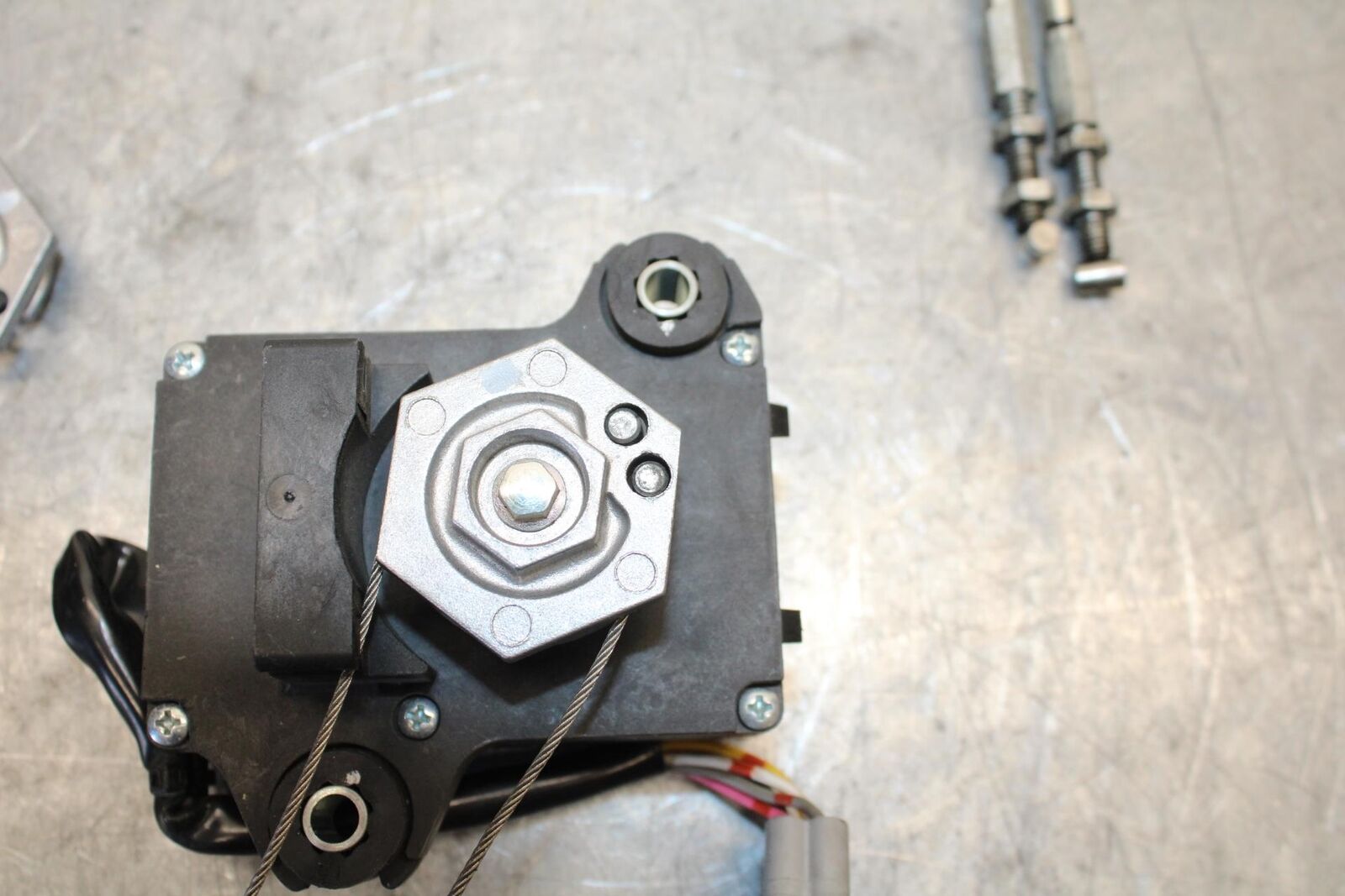 11-23 SUZUKI GSXR 750 EXHAUST VALVE SERVO MOTOR BB54
