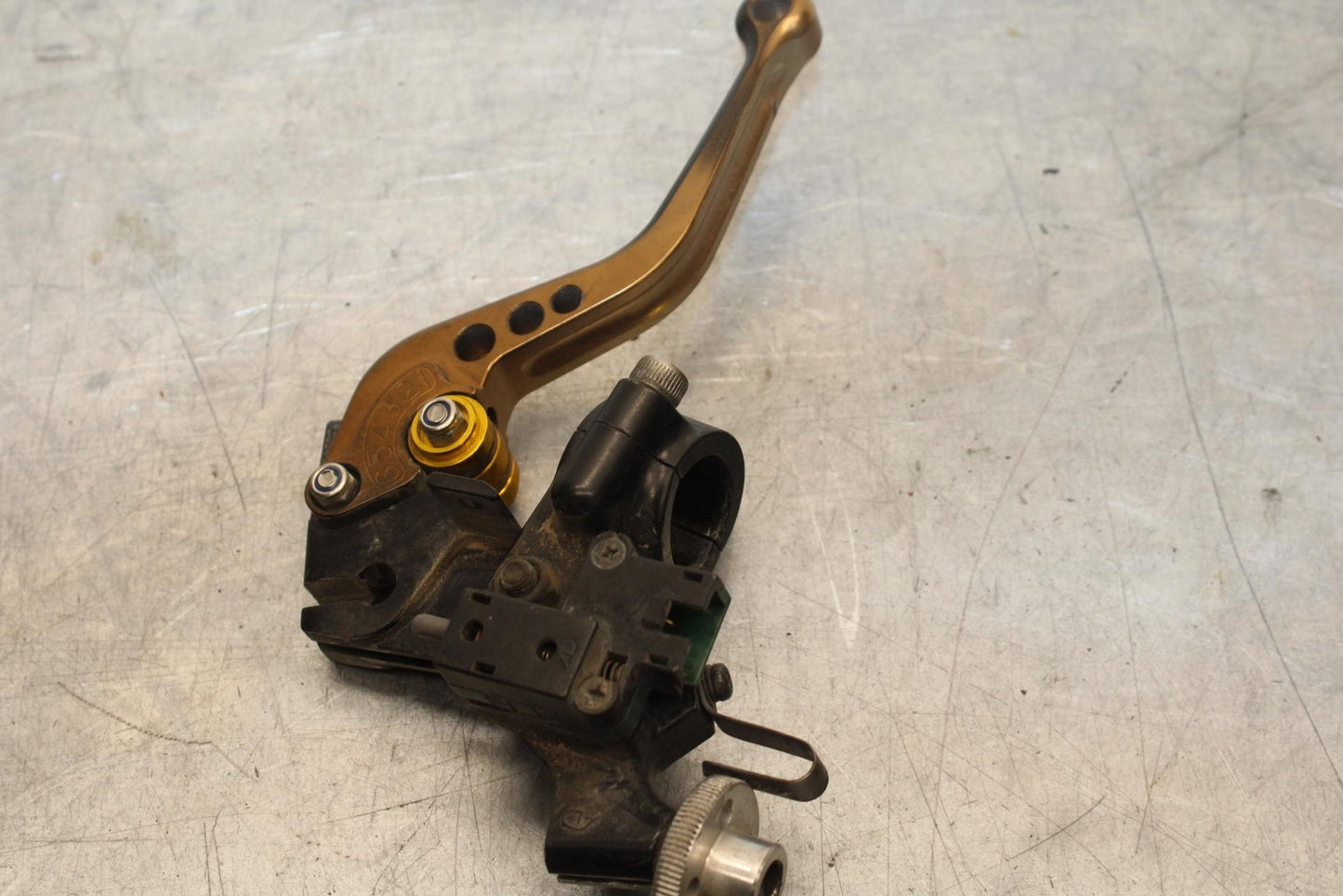 2000 Kawasaki Ninja ZX12R ZX1200A CLUTCH PERCH WITH LEVER  46076-1253 BB565