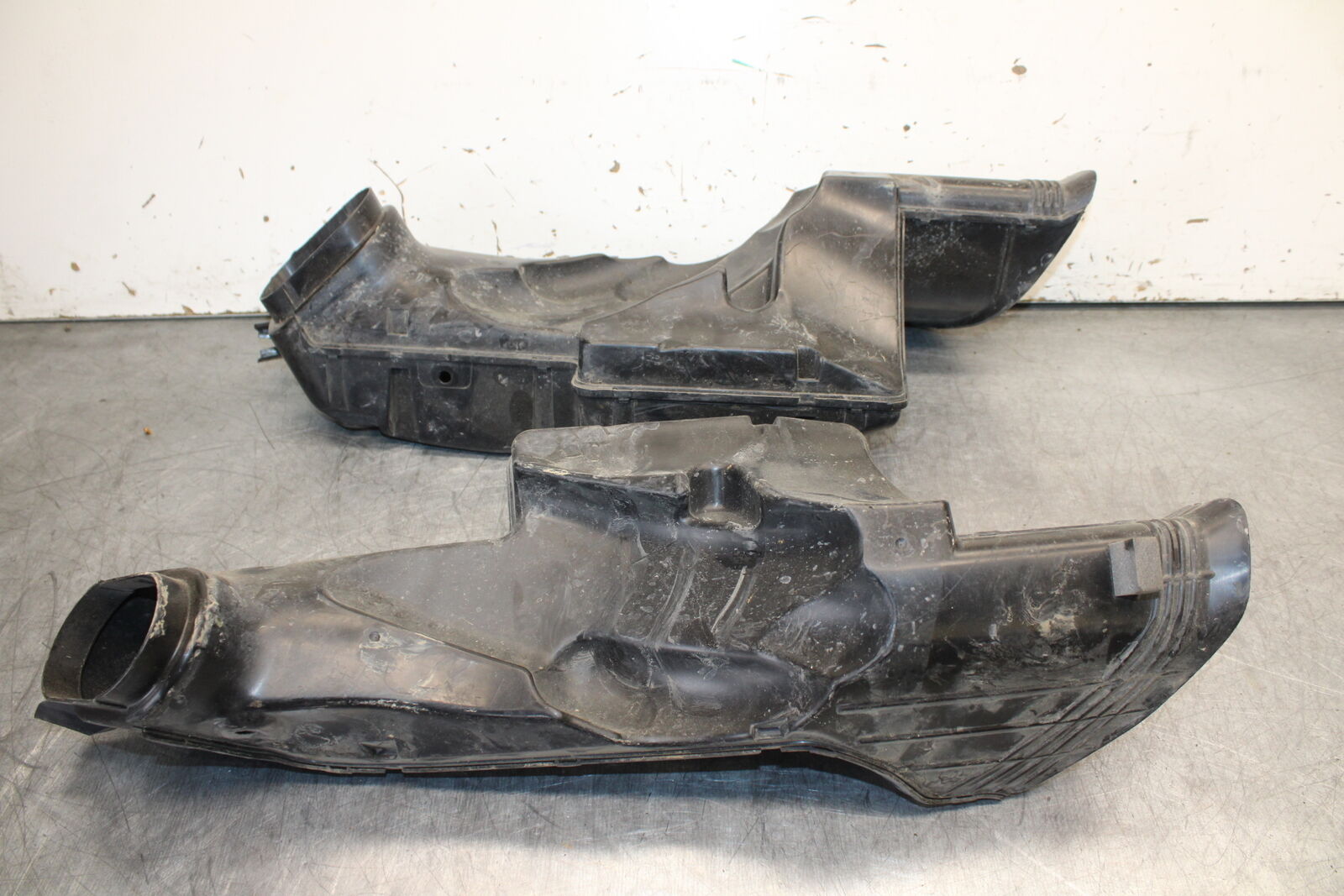 06-07 SUZUKI GSXR 600 RIGHT LEFT AIR INTAKE DUCTS BB243