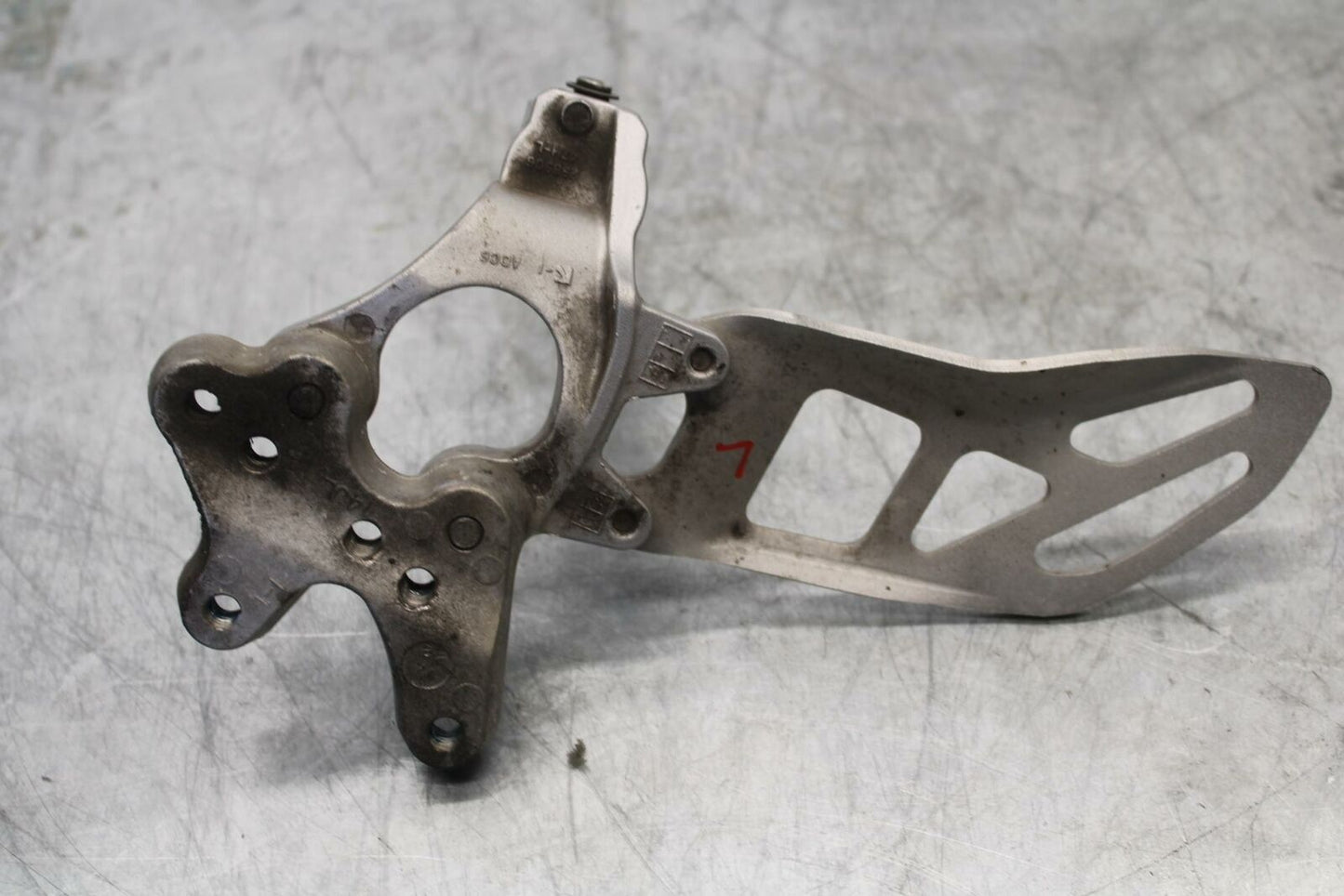 15-21 SUZUKI GSXR600 LEFT REARSET REAR SET DRIVER FOOT PEG REST STOP BB418 B