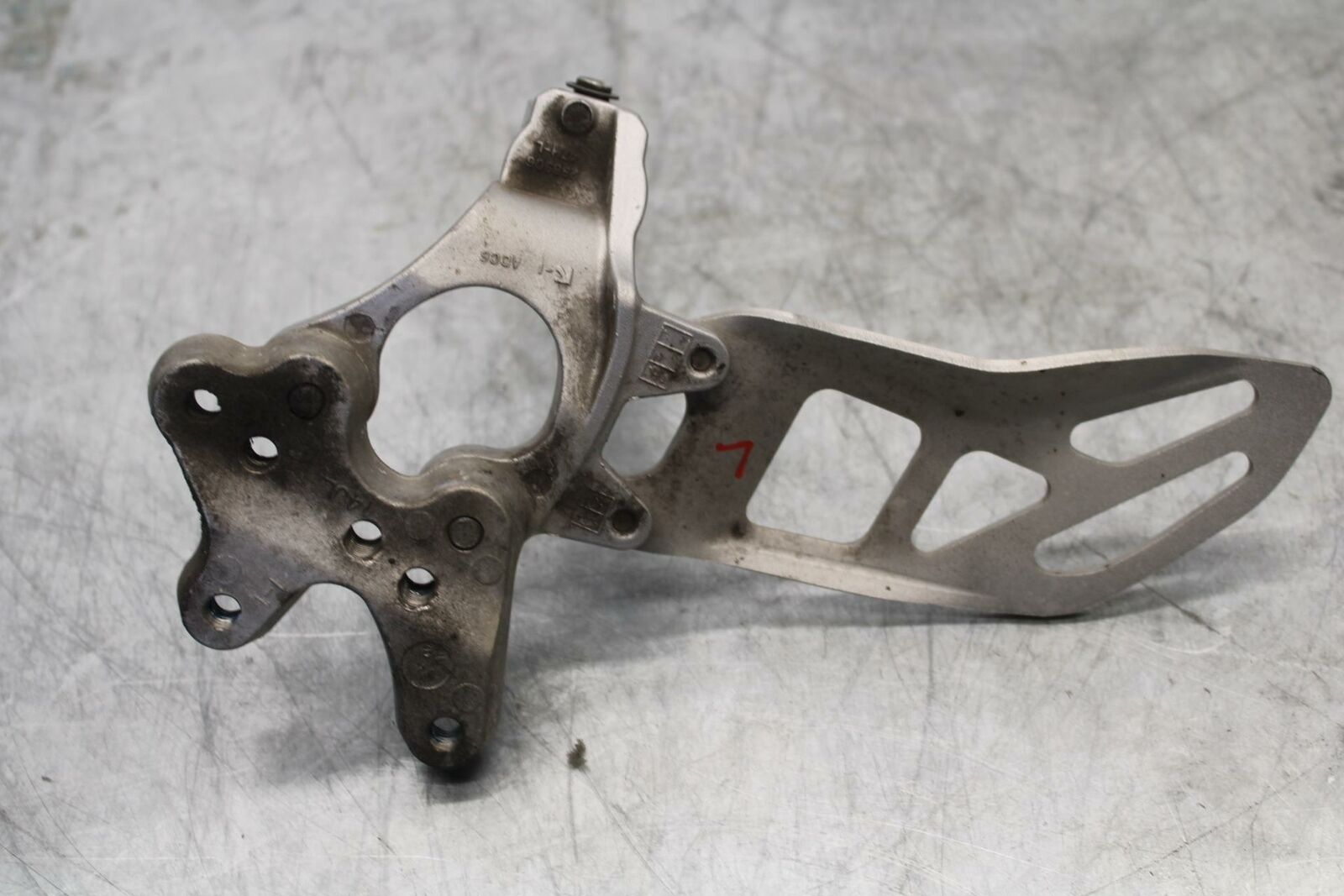 15-21 SUZUKI GSXR600 LEFT REARSET REAR SET DRIVER FOOT PEG REST STOP BB418 B