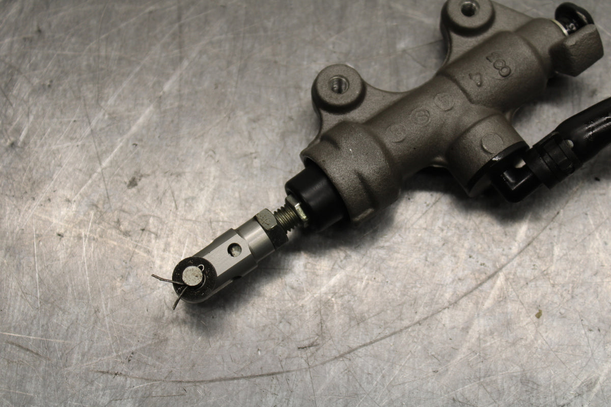 08-16 YAMAHA YZF R6 REAR BACK BRAKE MASTER CYLINDER W RESERVOIR BB131