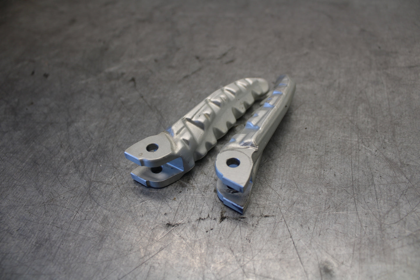 07-08 DUCATI 1098 FRONT FOOT RESTS PEGS STEPS SET PAIR BB699
