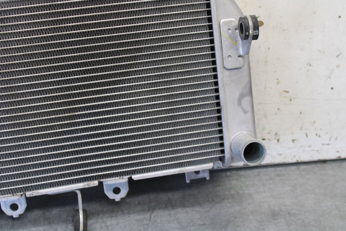 18-23 KAWASAKI NINJA 400 ENGINE RADIATOR MOTOR COOLER COOLING RADIATER BB679