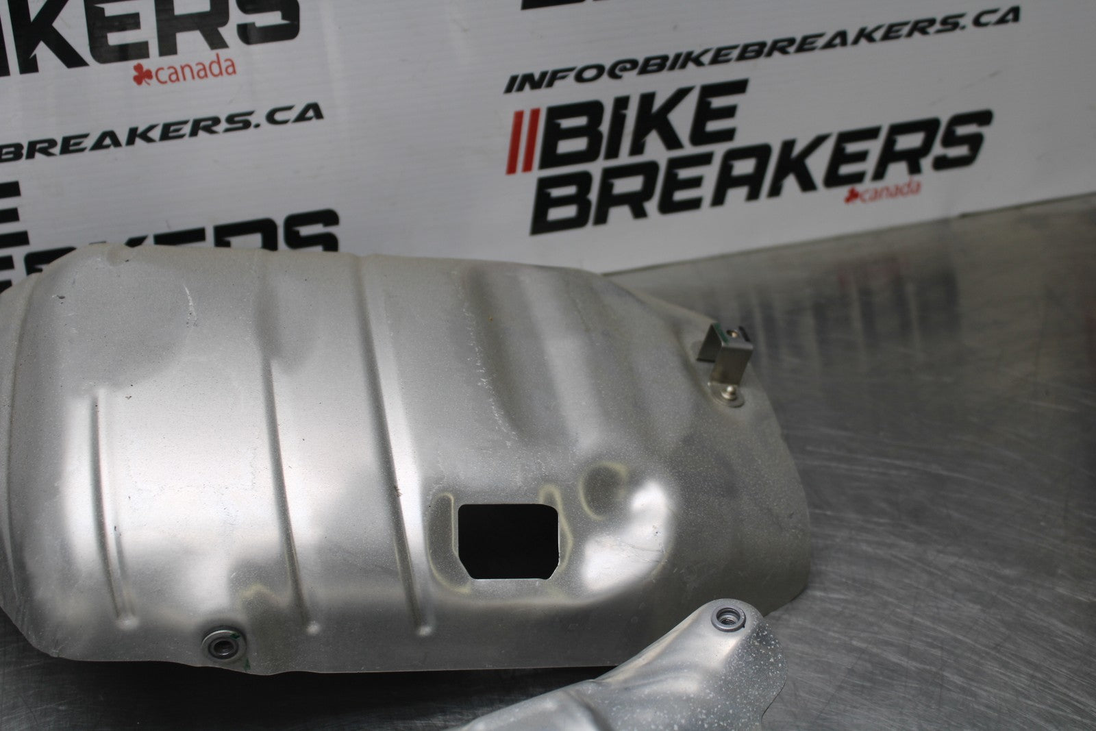 13-24 HONDA CBR600RR MUFFLER EXHAUST PIPE COVER HEAT SHIELD GUARD BB772