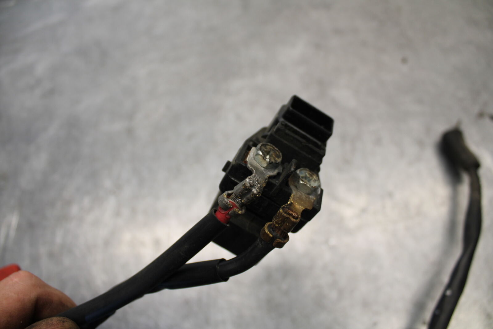 04-05 SUZUKI GSXR600 ENGINE STARTER RELAY STARTING SWITCH 31800-35F00  BB658