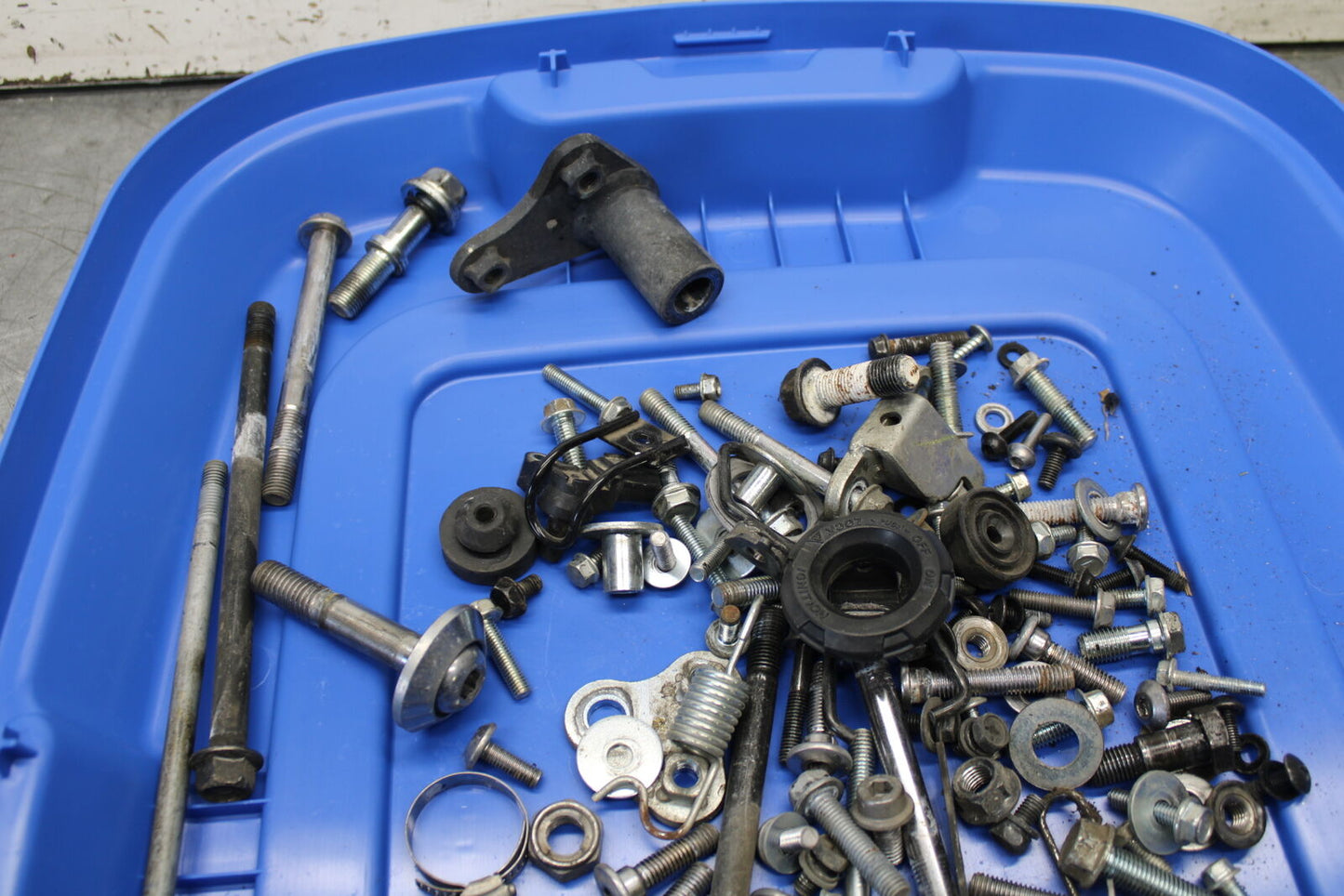 12-17 KAWASAKI ER-6N Z650 MOUNTING BOLTS HARDWARE MOTOR SCREWS BB709