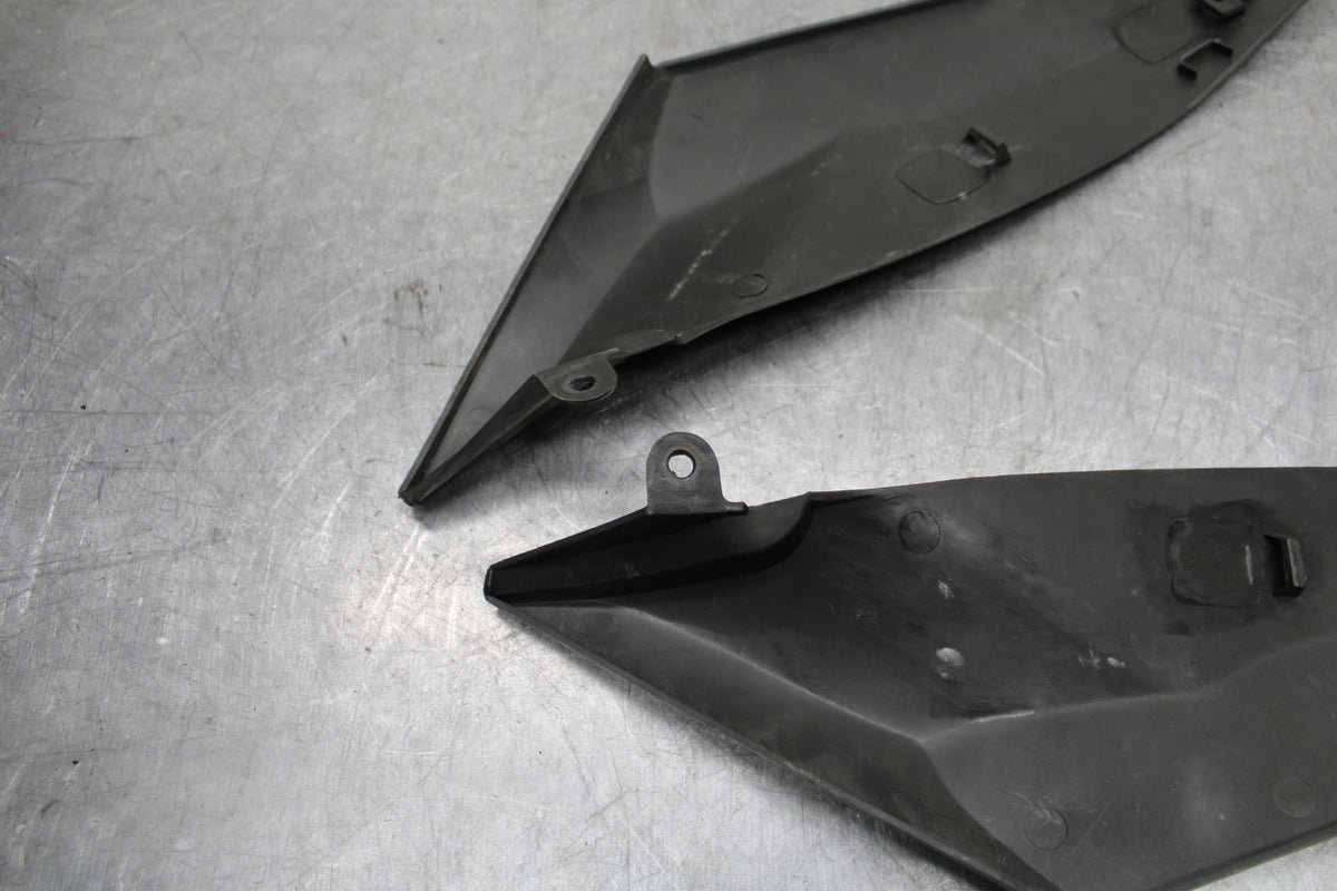 06 YAMAHA YZF R6 AFTERMARKET RIGHT LEFT FUEL TANK PANELS COVERS TRIM SET  BB716