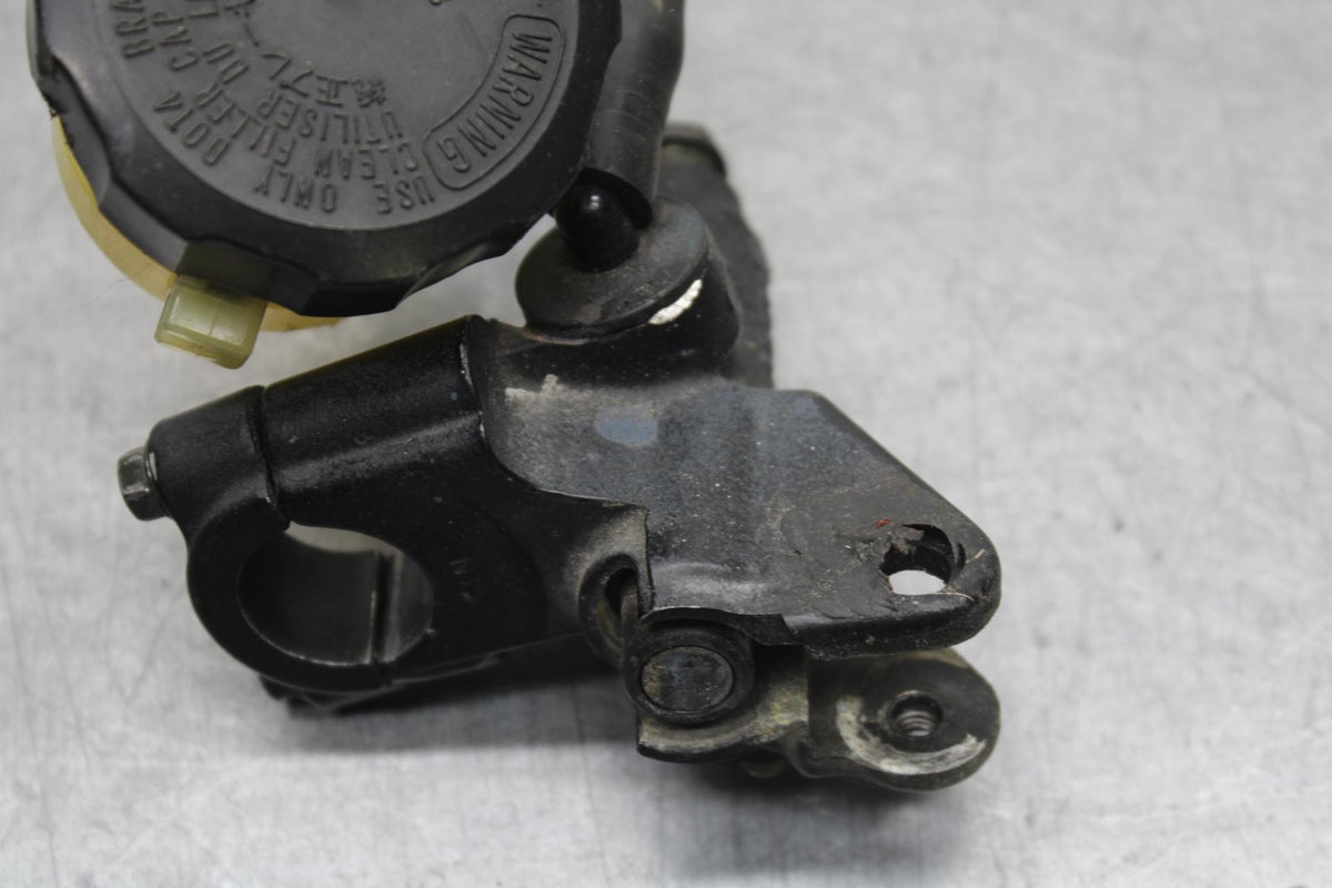 01-03 SUZUKI GSXR600 FRONT BRAKE MASTER CYLINDER BB639