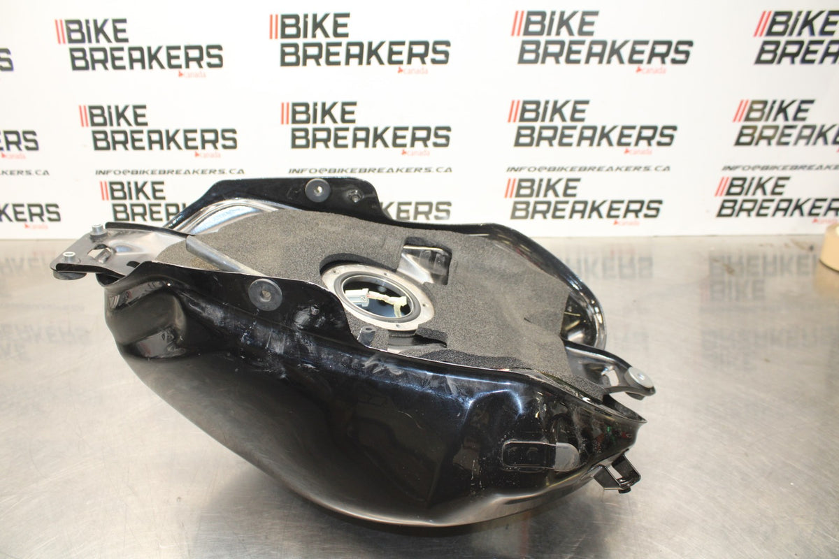 15 SUZUKI GW250F GAS TANK FUEL CELL PETROL RESERVOIR BB789