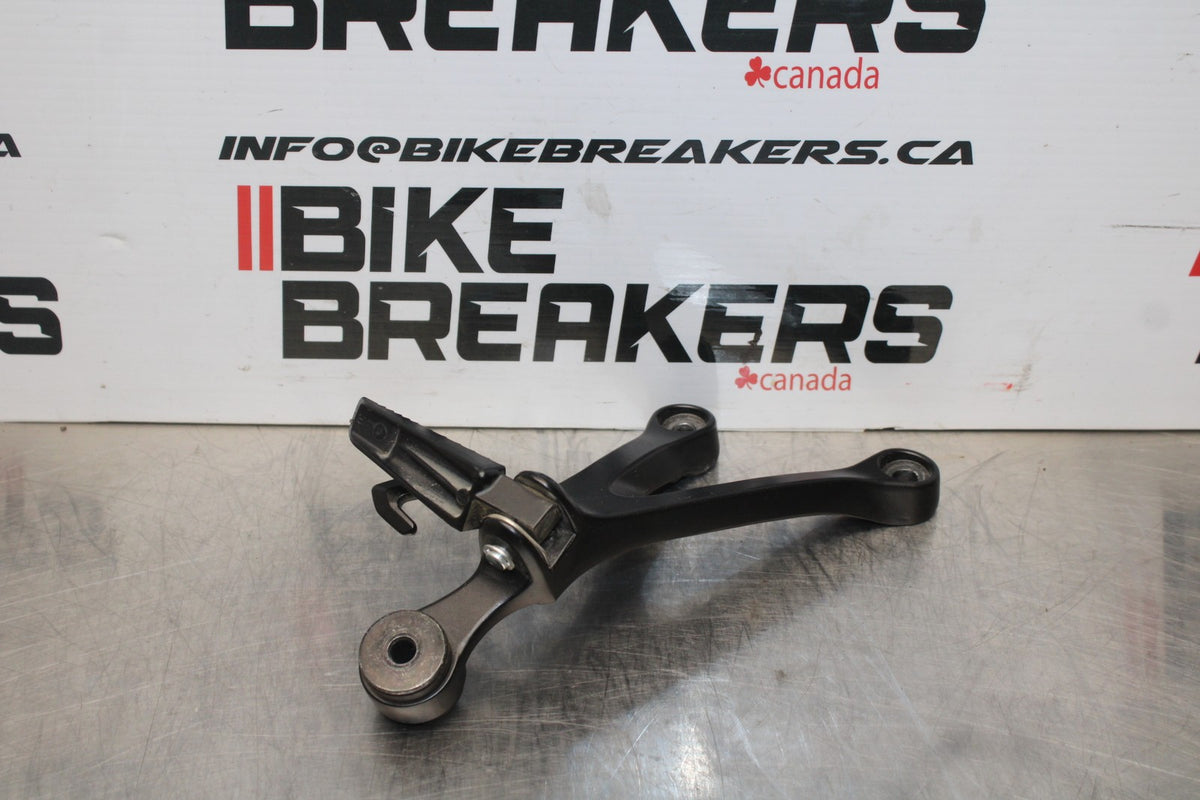 24-25 SUZUKI GSXR1000 RIGHT REAR BACK PASSENGER PEG BB767