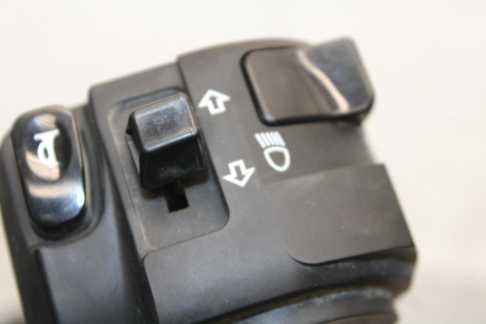 19-22 KAWASAKI Z400 LEFT CLIP ON HANDLE HORN SIGNALS SWITCH  BB586