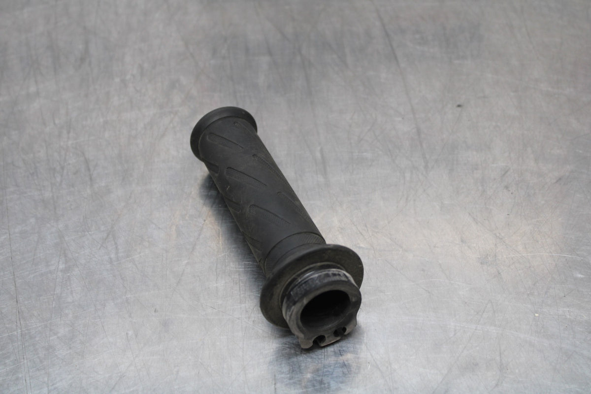 06-07 SUZUKI GSXR 600 RIGHT THROTTLE TUBE GRIP BB170