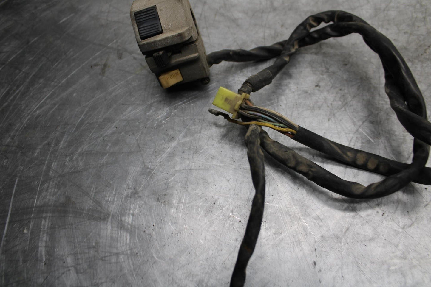 91-92 SUZUKI GSXR750 M  LEFT CLIP ON HANDLE HORN SIGNALS SWITCH SWITCHES BB493