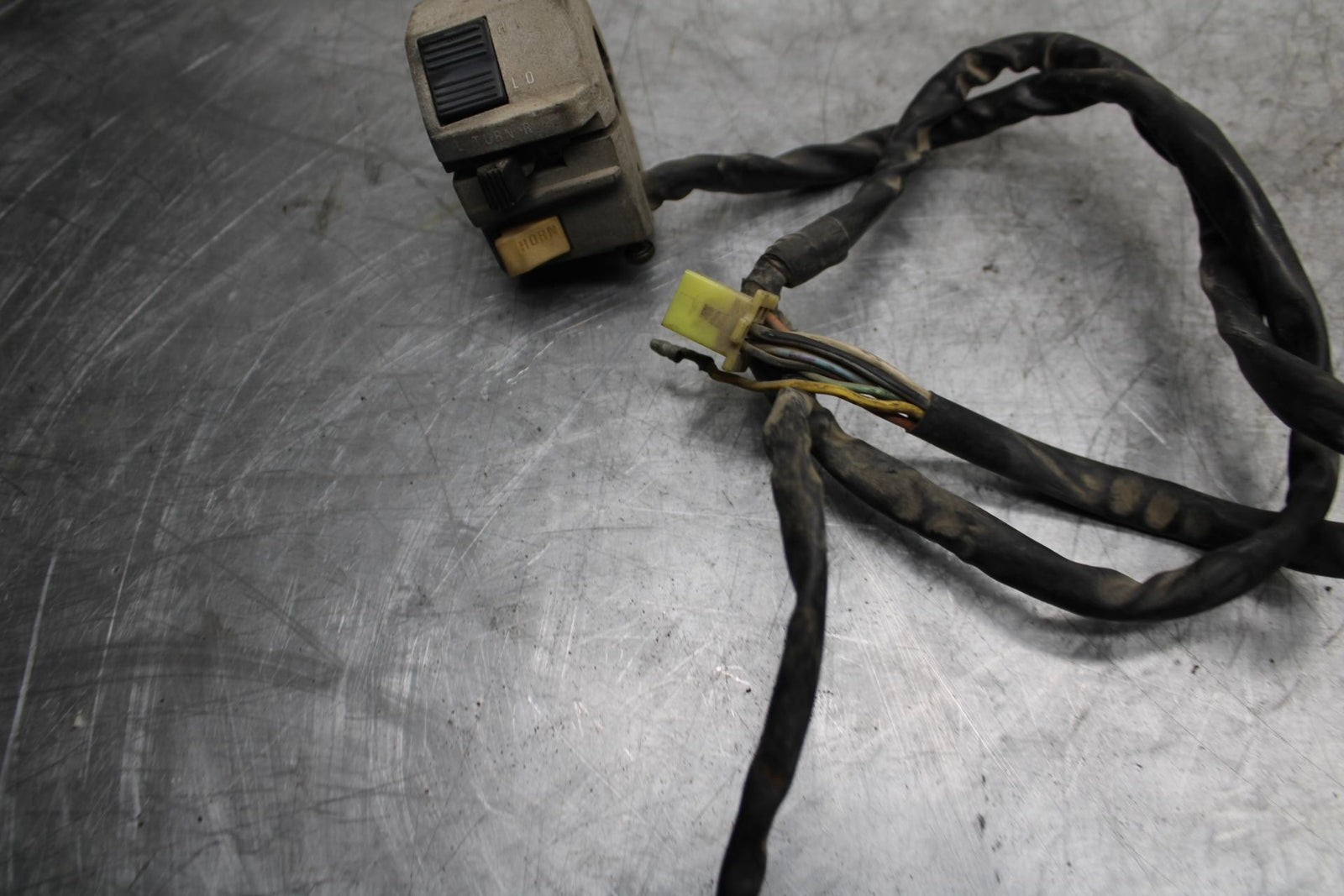 91-92 SUZUKI GSXR750 M  LEFT CLIP ON HANDLE HORN SIGNALS SWITCH SWITCHES BB493