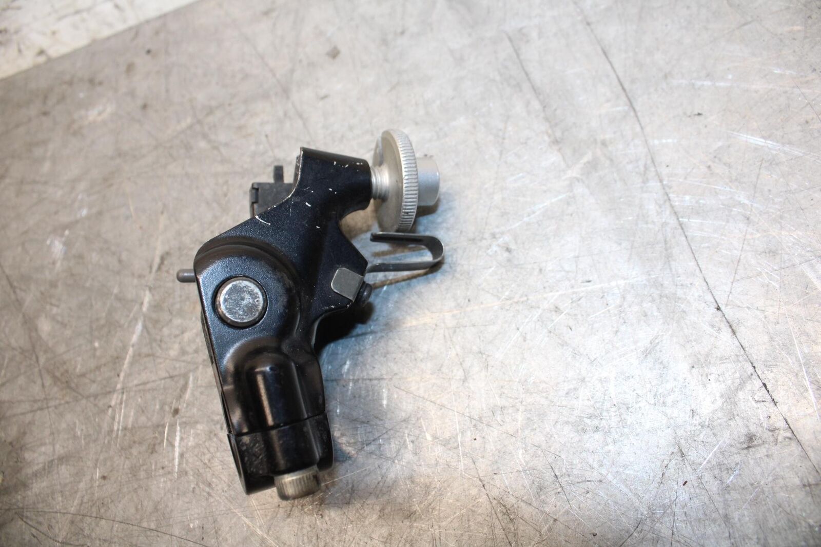 2009 Kawasaki Ninja ZX6R ZX600R CLUTCH LEVER PERCH MOUNT BRACKET 13091-1624 BB44