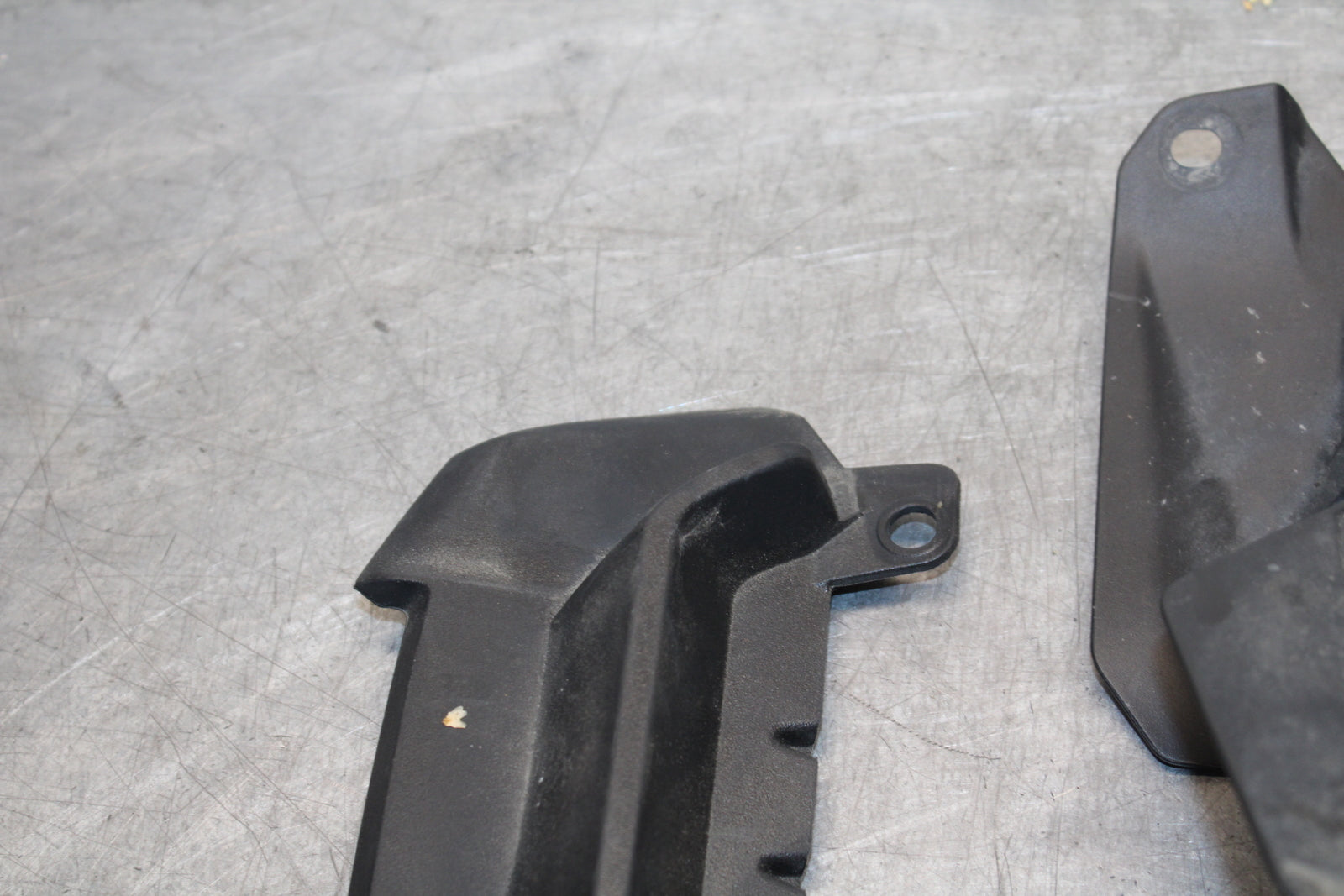 21-24 YAMAHA MT-07 MISCELLANEOUS PANELS COVERS TRIM  COWLS BB662